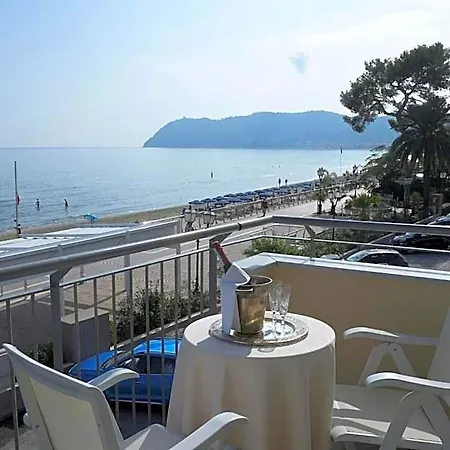 Atlantic Lejlighedshotel Alassio