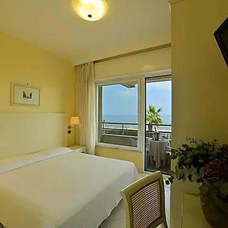 Atlantic 4*