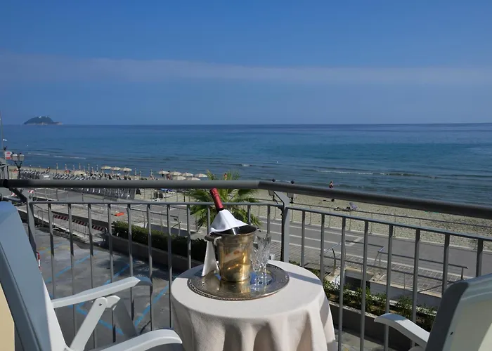 Apart Otel Atlantic 4*